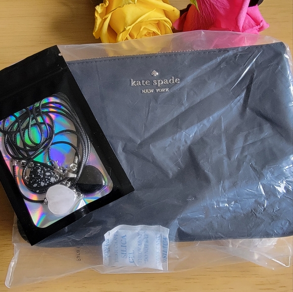 NWOT* KATE SPADE ♠️ Chelsea Medium Nylon Black Pouch Wristlet & 3 Heart necklace - Picture 10 of 10